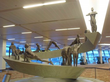 inde,yoga,surya namaskar,salutation au soleil,aéroport de delhi